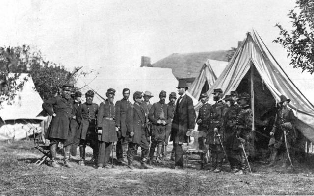 Alexander Gardner, Lincoln and McClellan at Antietam, 1862